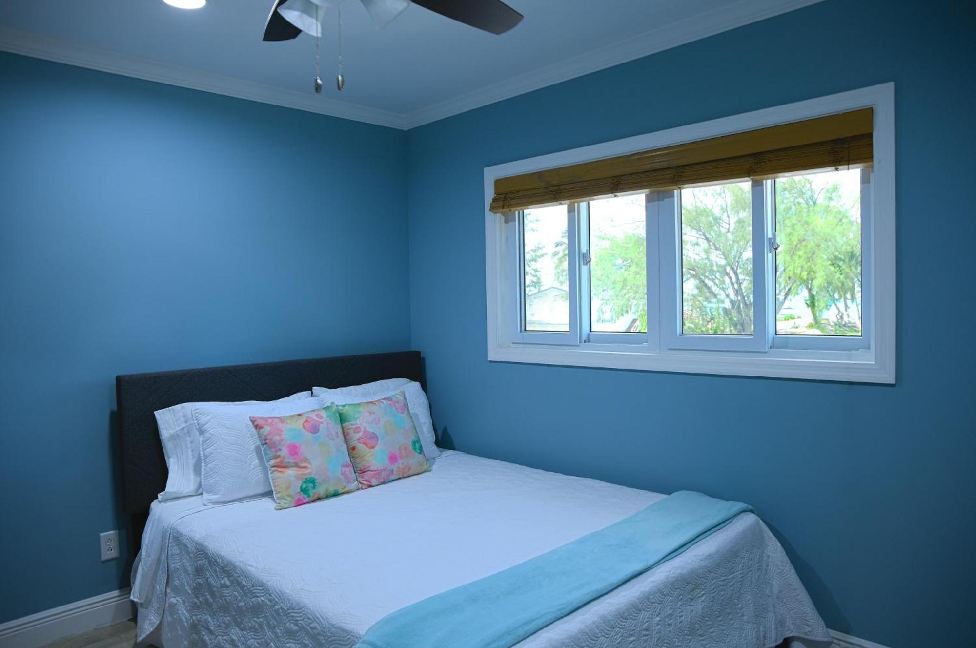 Sheer Bliss Beachview Apt #1 George Town Exterior foto